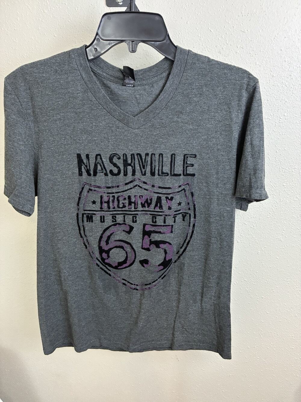 District Very important Tee Nashville Tshirt Gray Size S